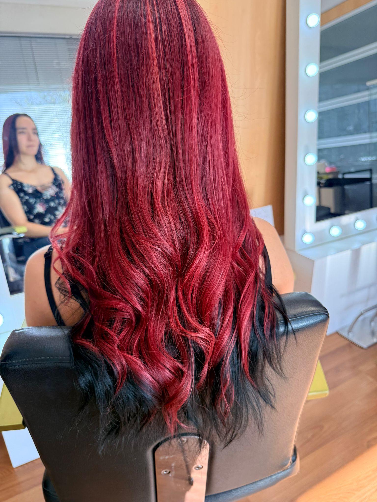 Cabelo vermelho intenso no Studio Maria's Beauty